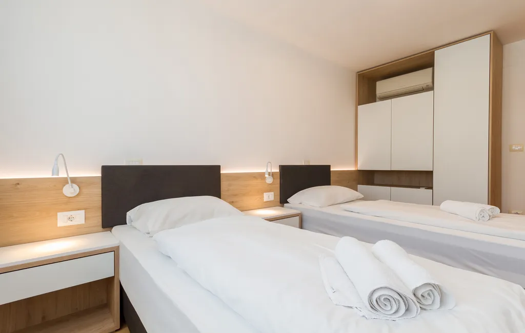 Umag Apartment with Balcony and Air Conditioning