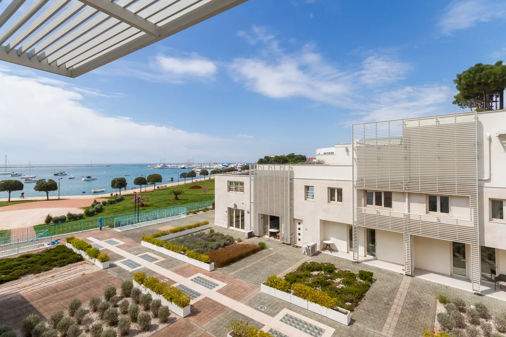 Umag Apartment with Balcony and Air Conditioning