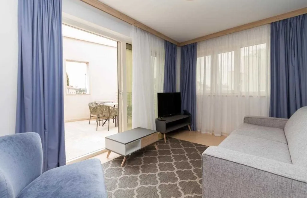 One-Bedroom Apartment with Terrace and Sea View in Umag