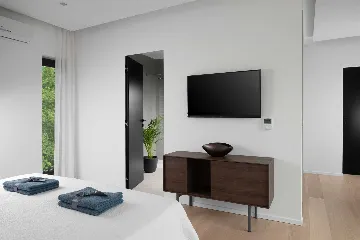 Ližnjan 4-Bedroom Villa for Up to 10 Guests