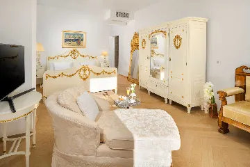 4-Bedroom Villa in Dubrovnik for 8 Guests