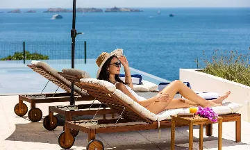 Four-Bedroom Villa with Sea Views in Zaton