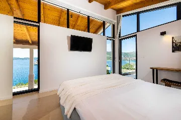 Four-Bedroom Villa with Sea Views in Zaton