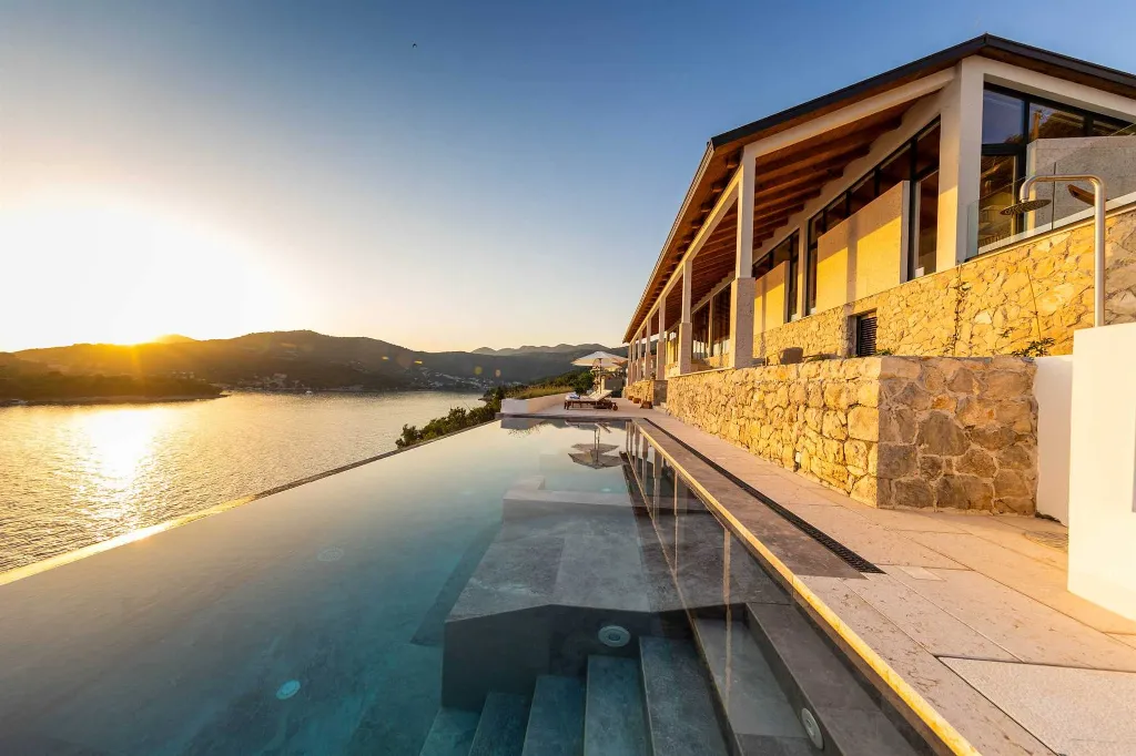 Four-Bedroom Villa with Sea Views in Zaton