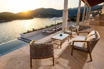 Four-Bedroom Villa with Sea Views in Zaton