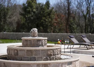 Four-Bedroom Villa with Heated Pool in Čilipi