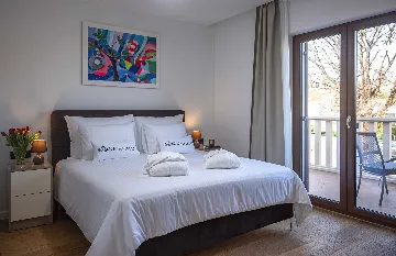 Four-Bedroom Villa with Heated Pool in Čilipi