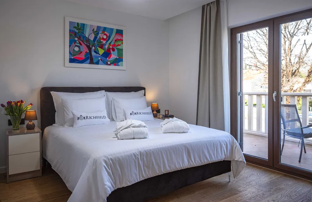 Four-Bedroom Villa with Heated Pool in Čilipi