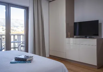 Four-Bedroom Villa with Heated Pool in Čilipi