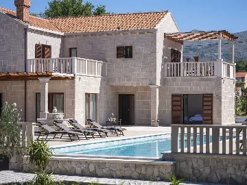 Four-Bedroom Villa with Heated Pool in Čilipi