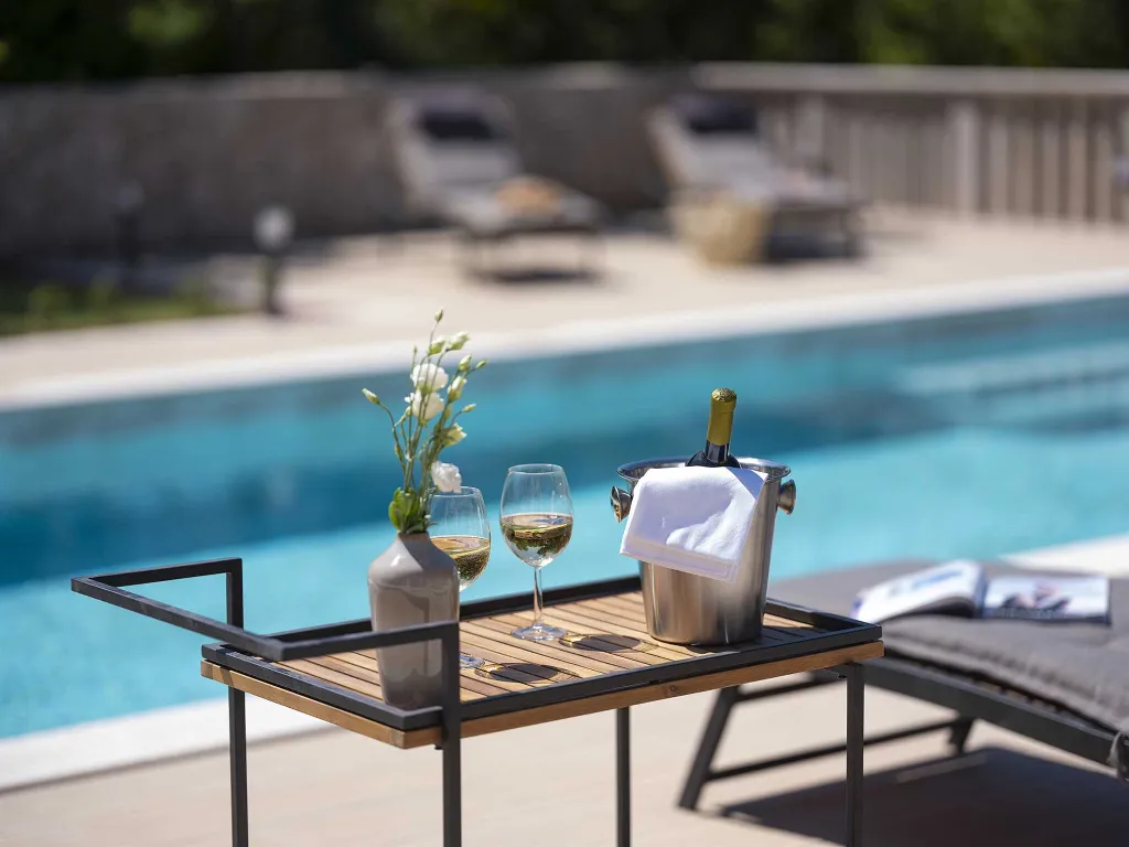 Four-Bedroom Villa with Heated Pool in Čilipi
