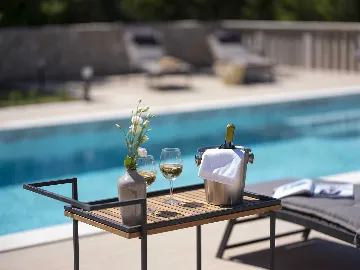 Four-Bedroom Villa with Heated Pool in Čilipi