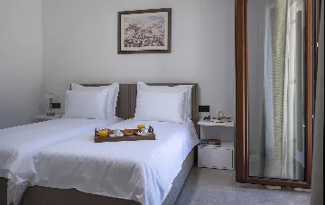 Four-Bedroom Villa with Heated Pool in Čilipi