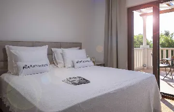 Four-Bedroom Villa with Heated Pool in Čilipi