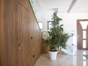 Four-Bedroom Villa with Heated Pool in Čilipi