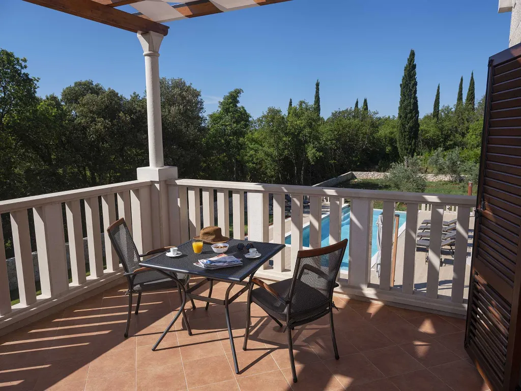 Four-Bedroom Villa with Heated Pool in Čilipi
