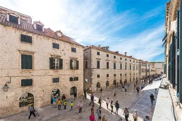 Three-Bedroom Villa in Dubrovnik for 6 Guests