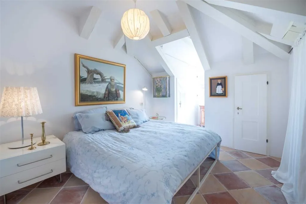 Three-Bedroom Villa in Dubrovnik for 6 Guests