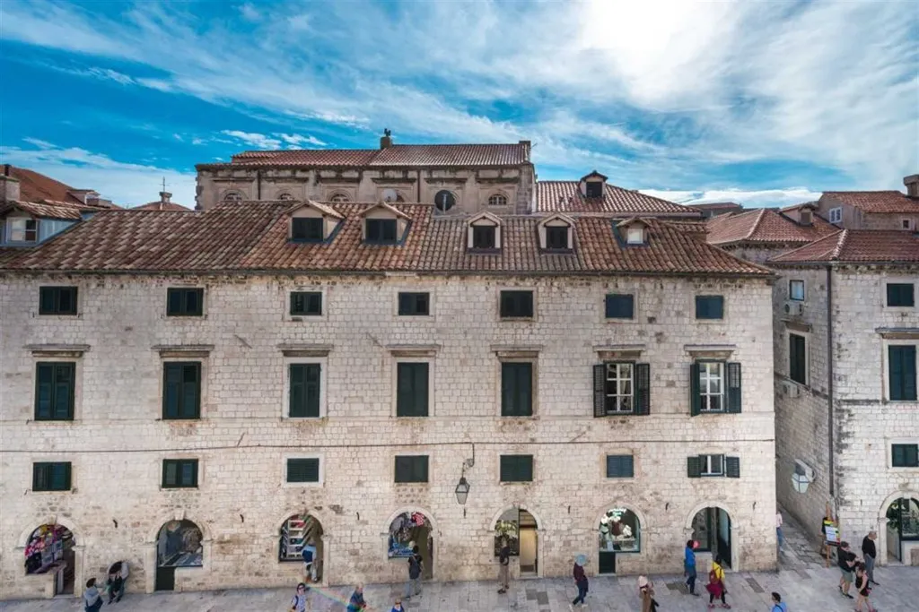 Three-Bedroom Villa in Dubrovnik for 6 Guests