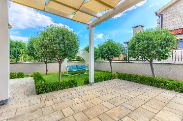 Sea-View Villa in Rogoznica for 8 Guests