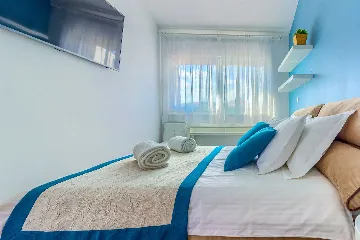 Sea-View Villa in Rogoznica for 8 Guests