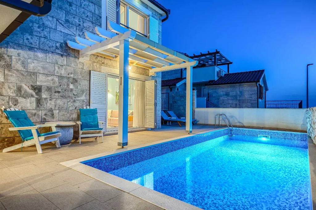 Sea-View Villa in Rogoznica for 8 Guests