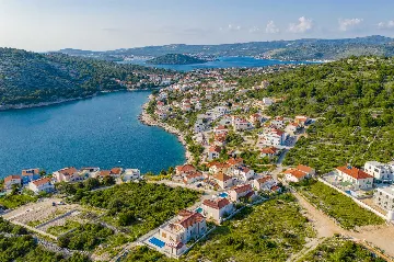 Sea-View Villa in Rogoznica for 8 Guests