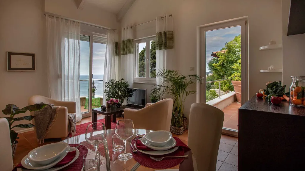Sea View Villa for 12 Guests in Dubrovnik