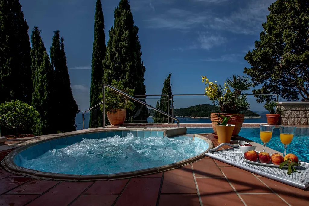 Sea View Villa for 12 Guests in Dubrovnik