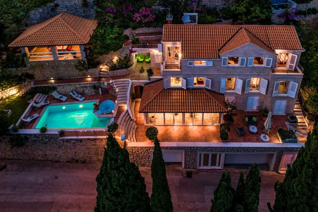 Sea View Villa for 12 Guests in Dubrovnik