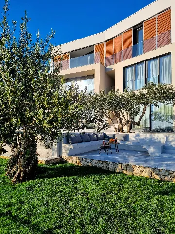 Four-Bedroom Villa in Orašac for 8 Guests