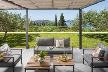 Four-Bedroom Villa in Orašac for 8 Guests