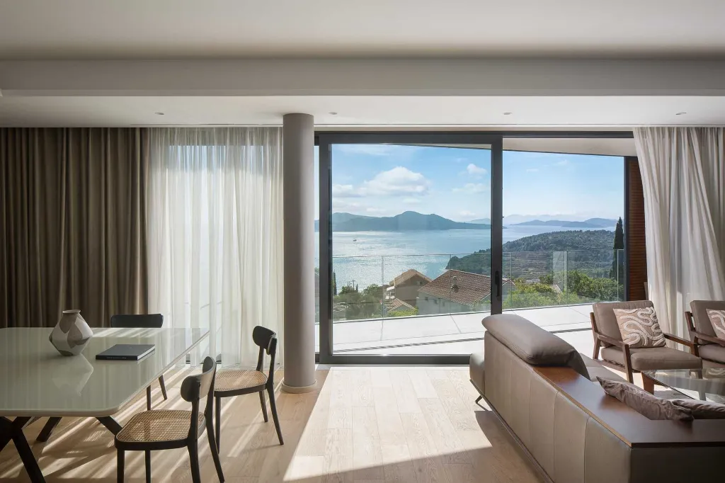 Four-Bedroom Villa in Orašac for 8 Guests