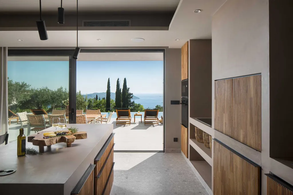 Four-Bedroom Villa in Orašac for 8 Guests