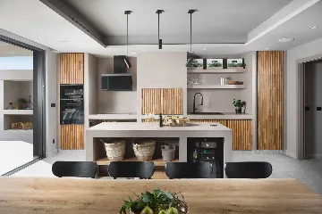 Four-Bedroom Villa in Orašac for 8 Guests