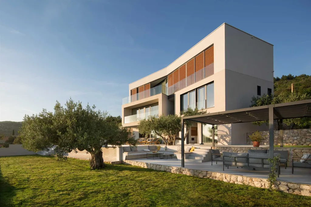 Four-Bedroom Villa in Orašac for 8 Guests