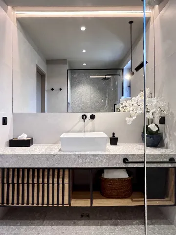 Four-Bedroom Villa in Orašac for 8 Guests