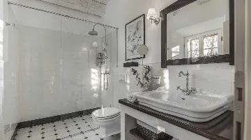 Four-Bedroom Villa with Pool in Molunat