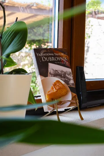 Four-Bedroom Villa with Pool in Molunat