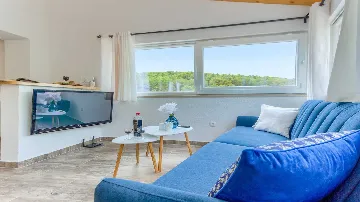 Two-Bedroom Holiday House in Sutivan with Heated Pool