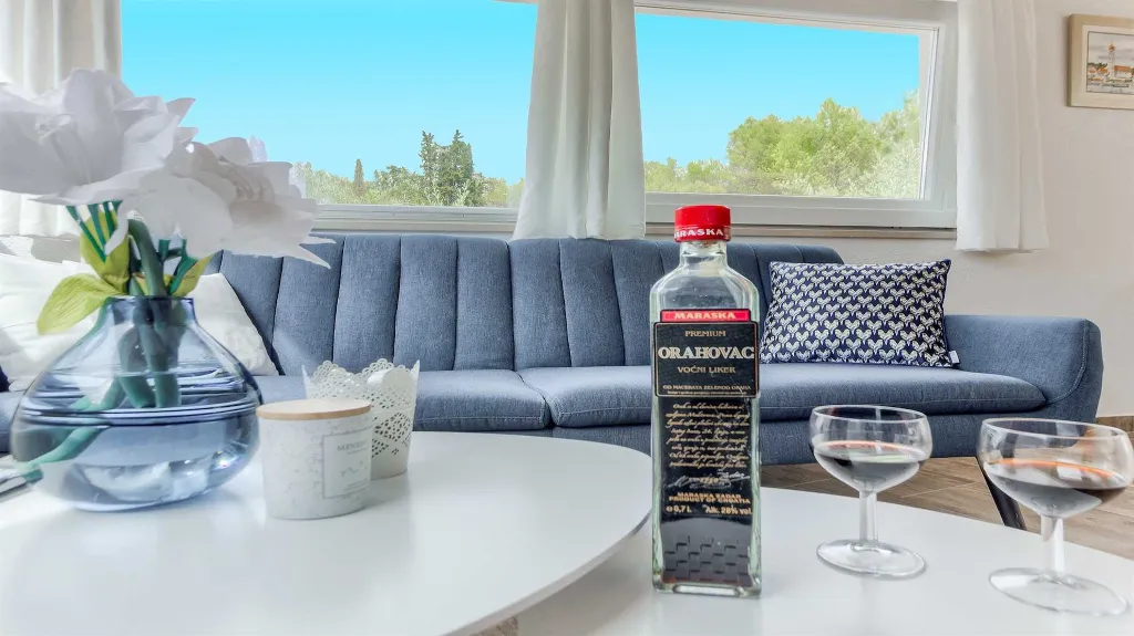 Two-Bedroom Holiday House in Sutivan with Heated Pool