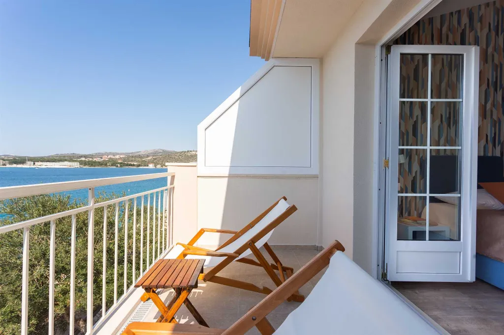 Seafront Villa in Rogoznica for 8 Guests