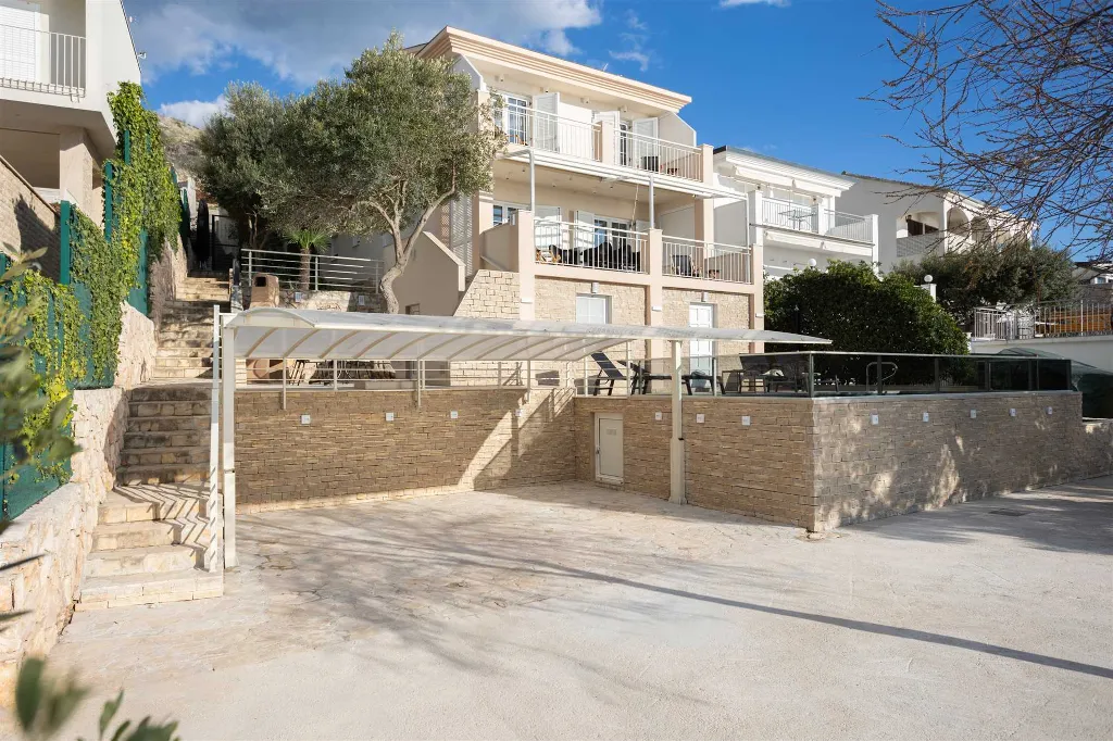 Seafront Villa in Rogoznica for 8 Guests