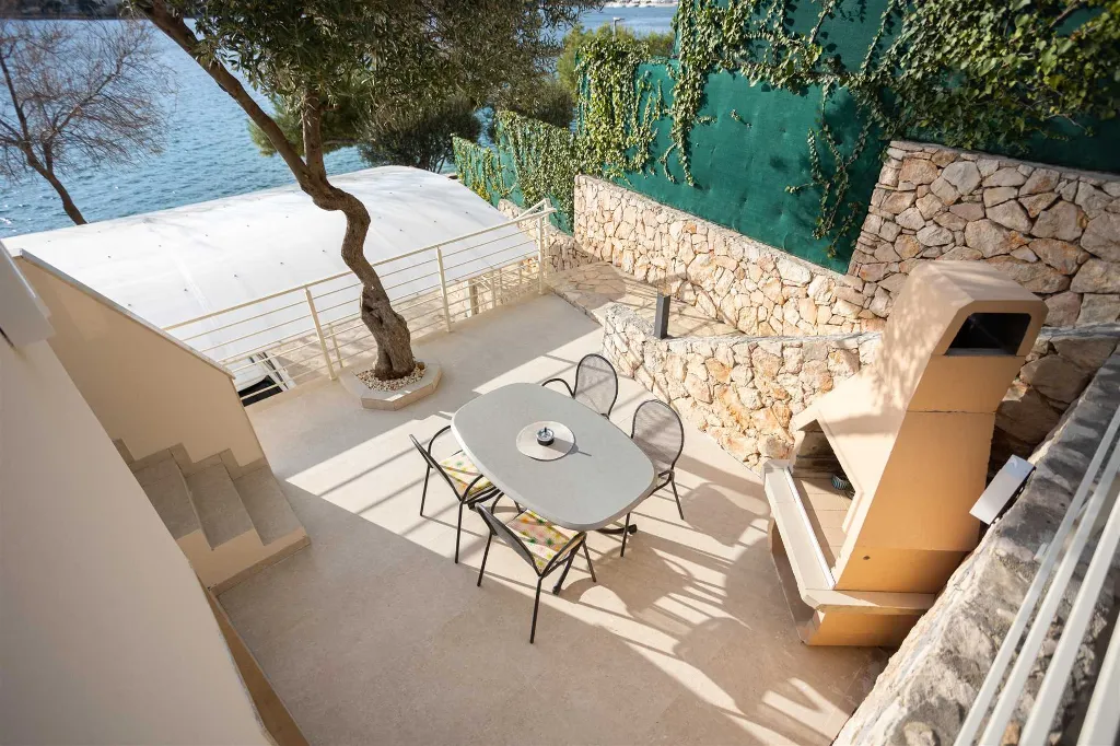 Seafront Villa in Rogoznica for 8 Guests
