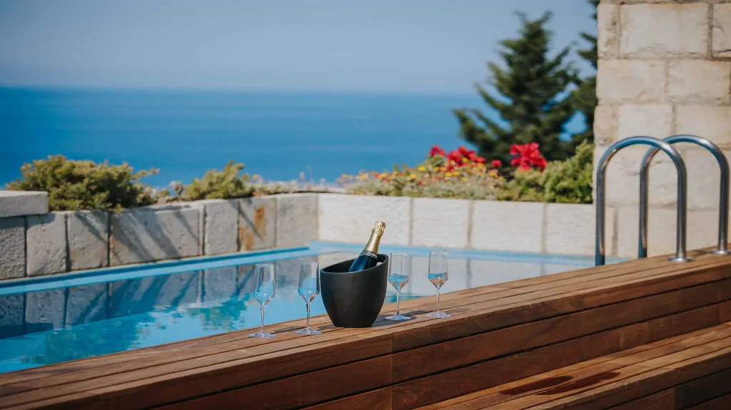 Dubrovnik 5-Bedroom Villa with Pool and Jacuzzi