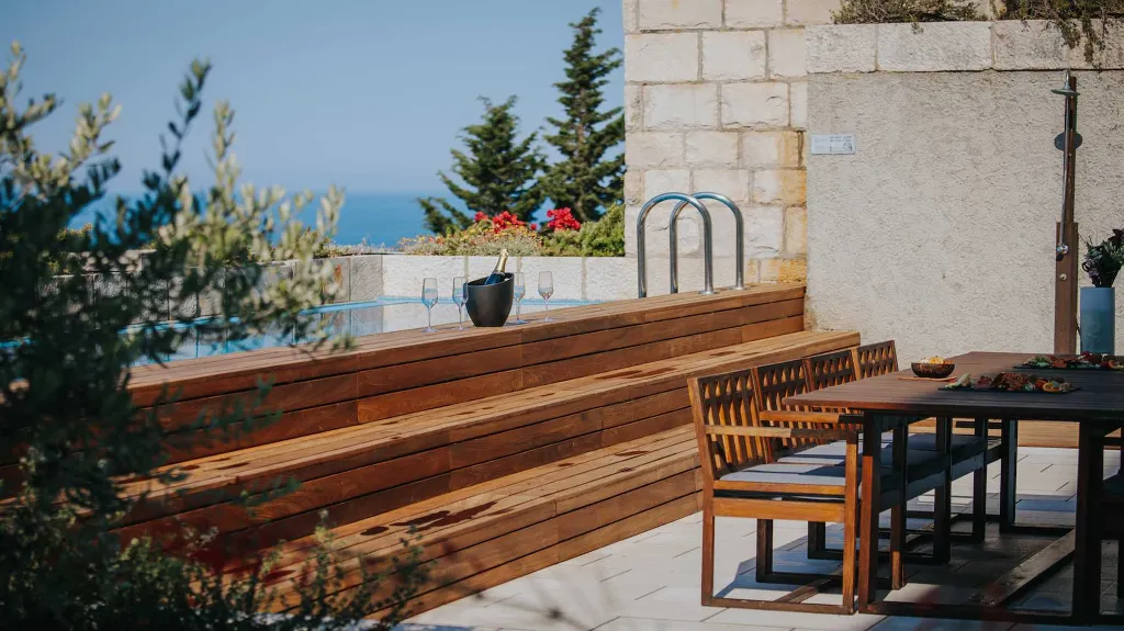 Dubrovnik 5-Bedroom Villa with Pool and Jacuzzi
