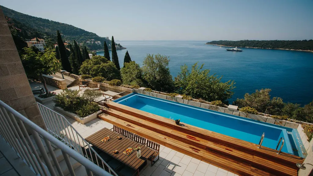 Dubrovnik 5-Bedroom Villa with Pool and Jacuzzi