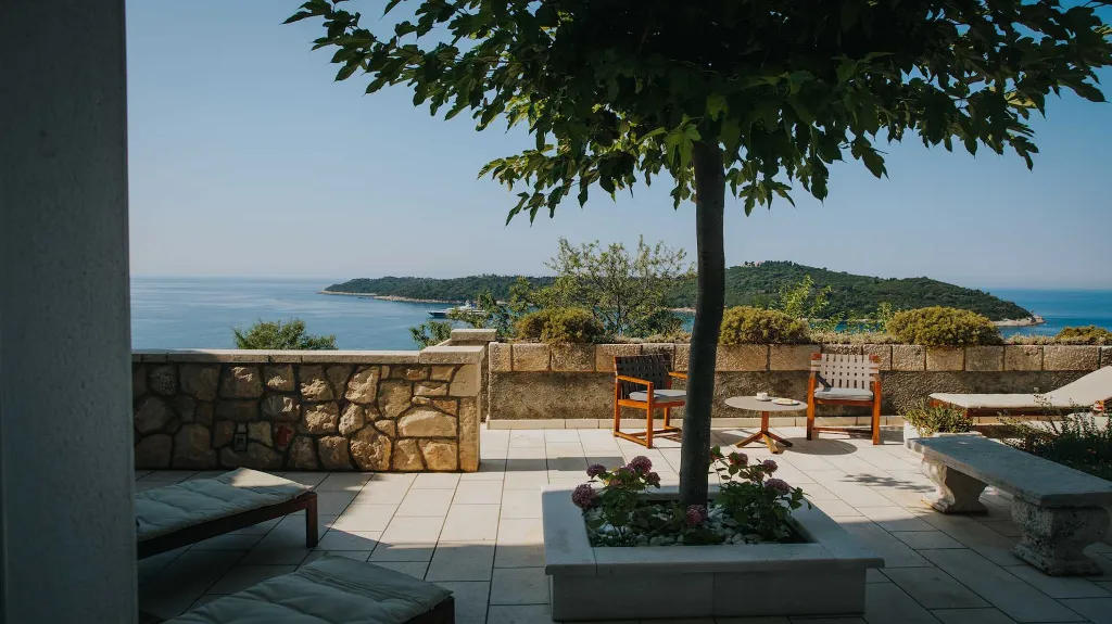 Dubrovnik 5-Bedroom Villa with Pool and Jacuzzi