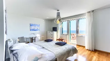 Dubrovnik 5-Bedroom Villa with Pool and Jacuzzi