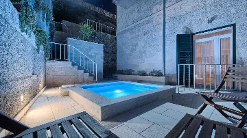 Dubrovnik 5-Bedroom Villa with Pool and Jacuzzi